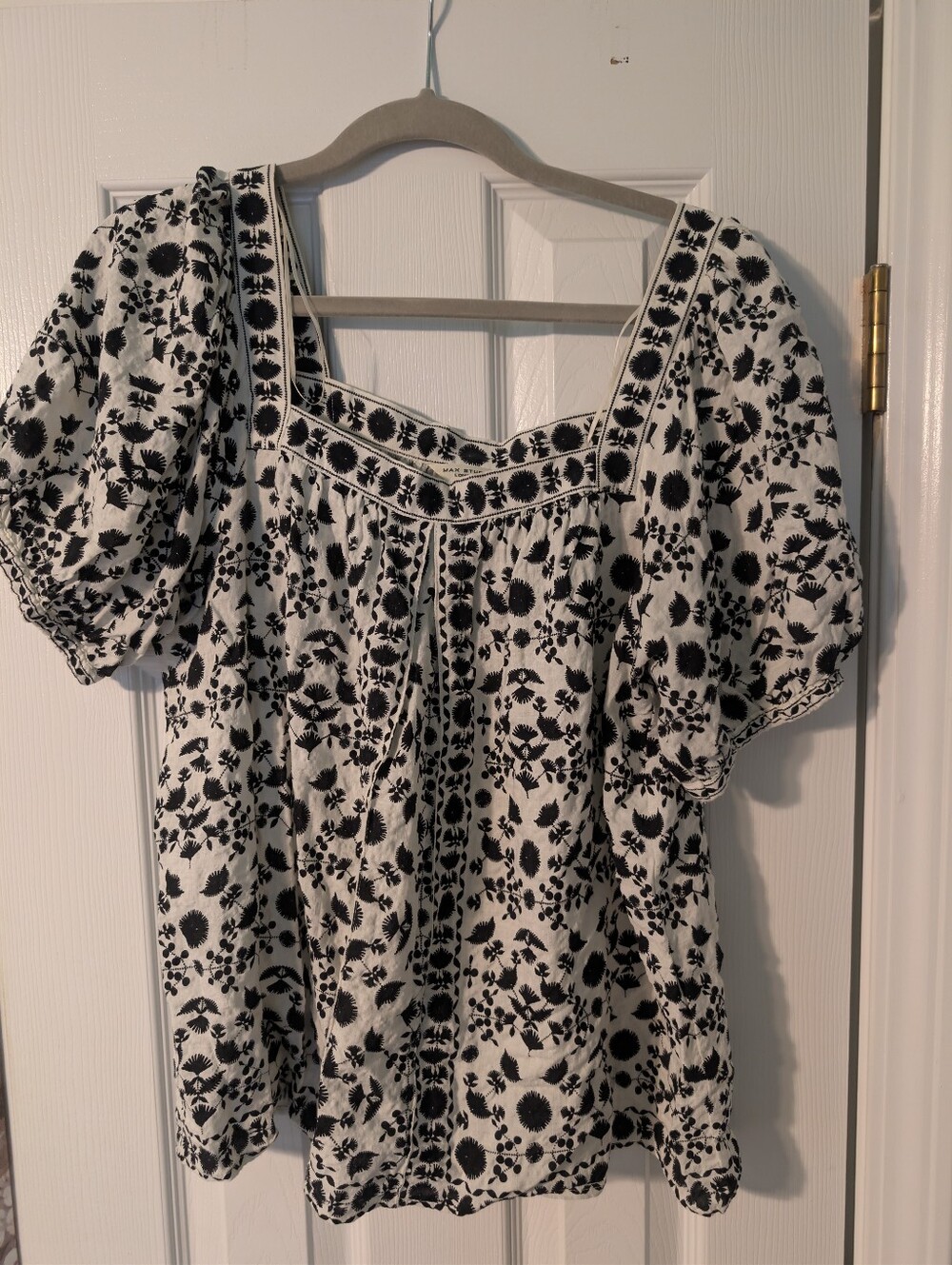Max Studio Black & White Floral Square-Neck Puff Sleeve Blouse